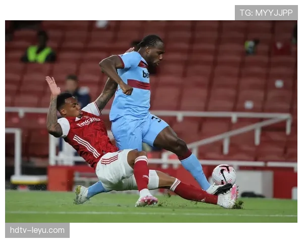 米哈伊尔·安东尼奥续签西汉姆联，誓率队重返巅峰展现稳健表现