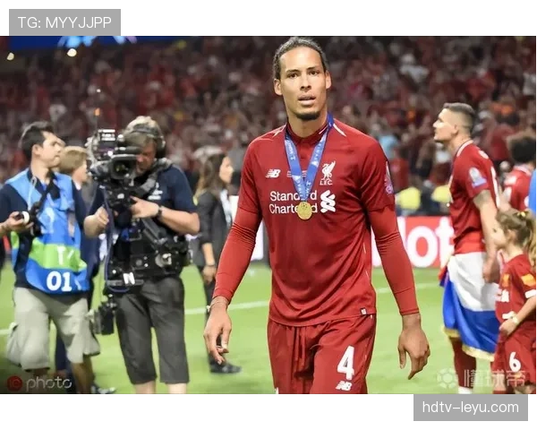 范戴克领衔荷兰队开启辉煌新篇章,状态火热备受期待 范戴克领衔荷兰队开启辉煌新篇章,状态火热备受期待