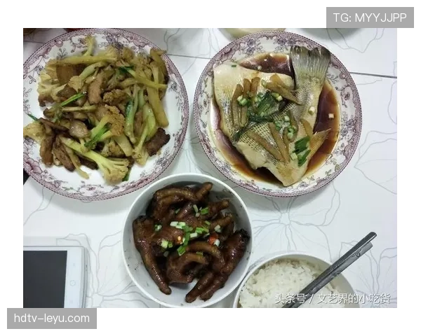 掌敏洁点一桌菜的钱，够我租房一年